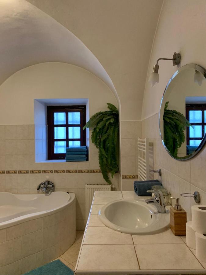 Vip Miku Apartman 2 Микулов Экстерьер фото